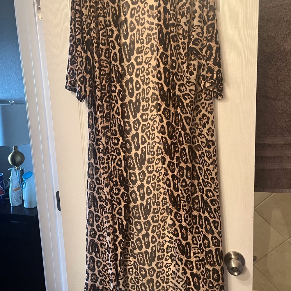 Crazy Train Leopard Patterned Wrap - Picture 3 of 3